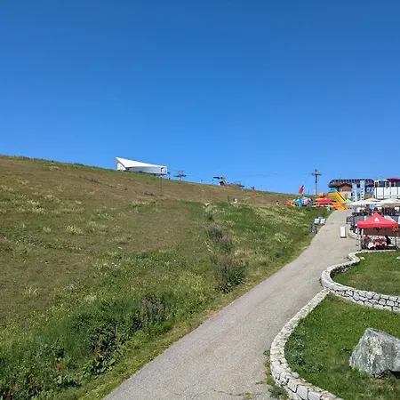 Divisible Avec Balcon Et Acces Pistes, Coeur Station - Fr-1-181-2804 * La Plagne